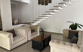 Hotel Cloud 9 Negombo